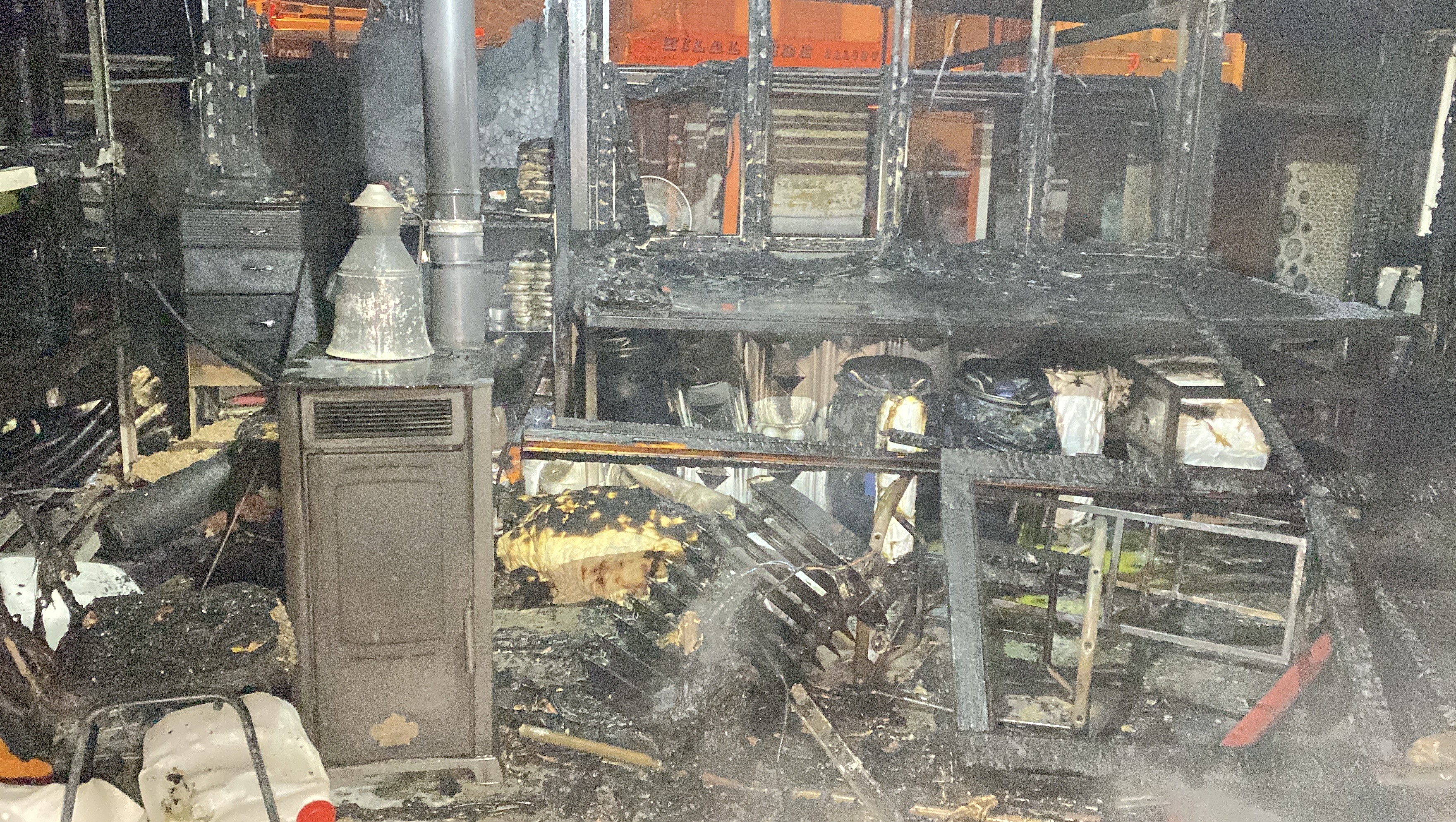 Gece Saatlerinde Halı Yıkama Merkezinde Yangın Maddi Hasar Oluştu3