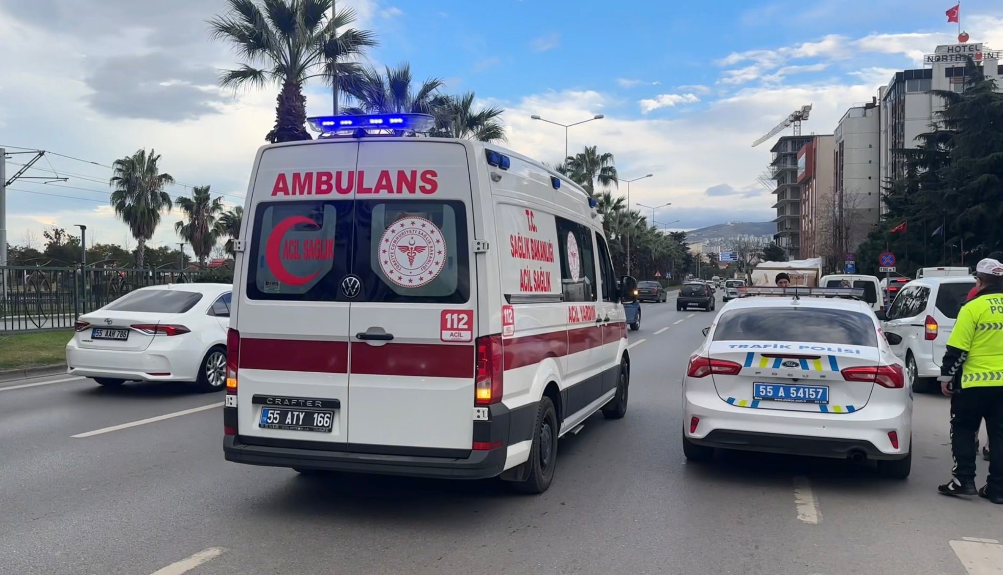 Hafif Ticari Araçla Çarpışan Motosiklet Sürücüsü Yaralandı2