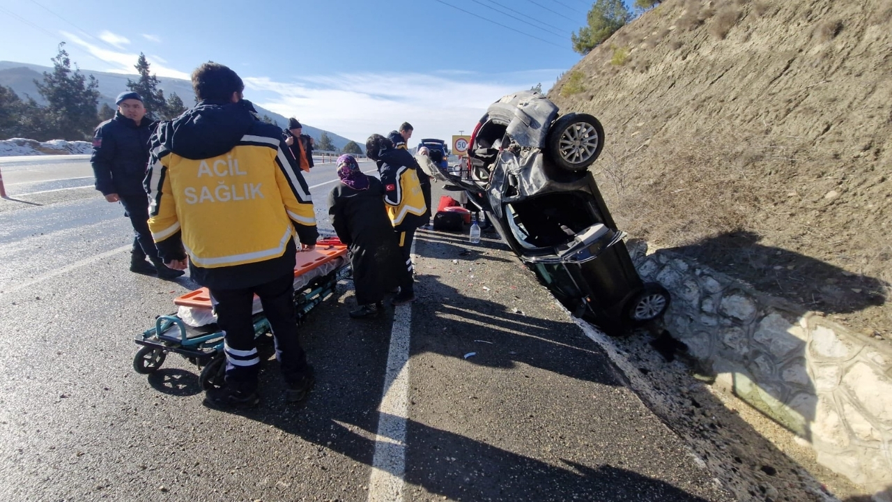 Hanönü’de Buzlanma Kazaya Yol Açtı 4 Kişi Yaralandı (4)