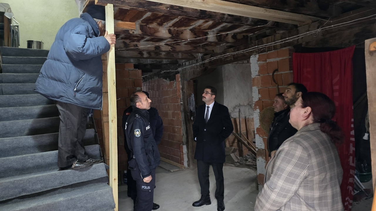 Hanönü’de Yalnız Yaşayan Vatandaşa Sıcak Ziyaret (1)