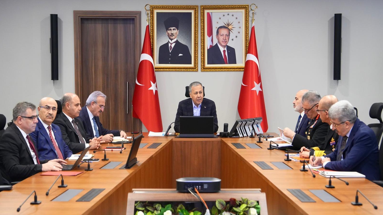 Içişyeri Bakanı Toplantı Vali (4)