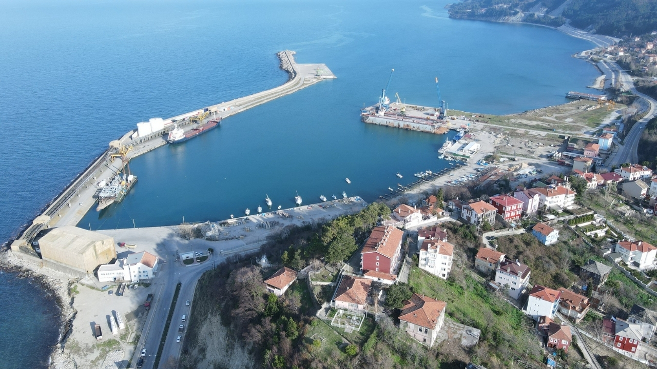 İnebolu Limanı’nda Dış Ticaret Hareketlendi 2025’Te Ihracatta Rekor Geldi (1)