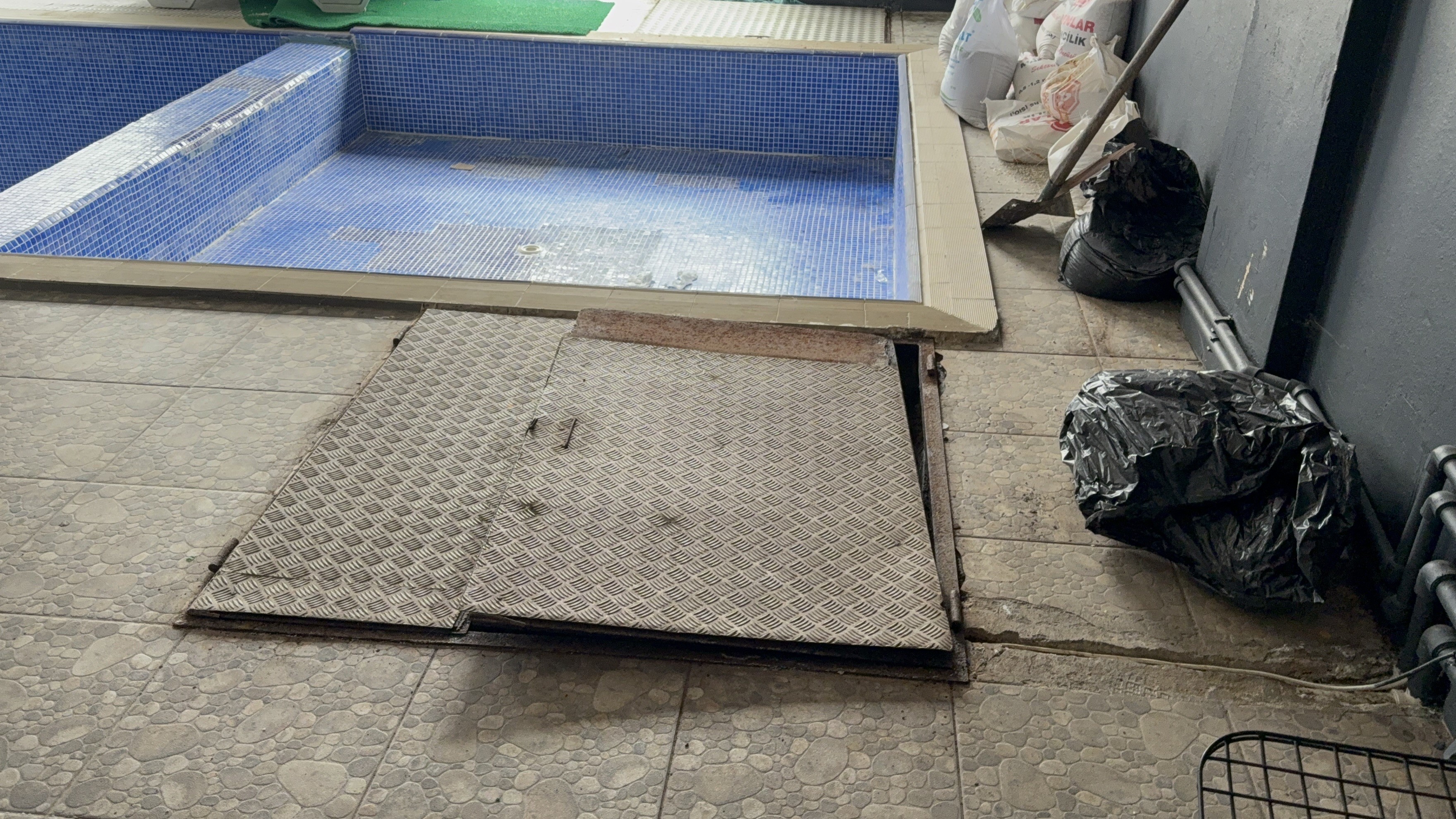 Kan Donduran Olay Babasını Öldürerek Havuz Deposuna Gömdü! 4