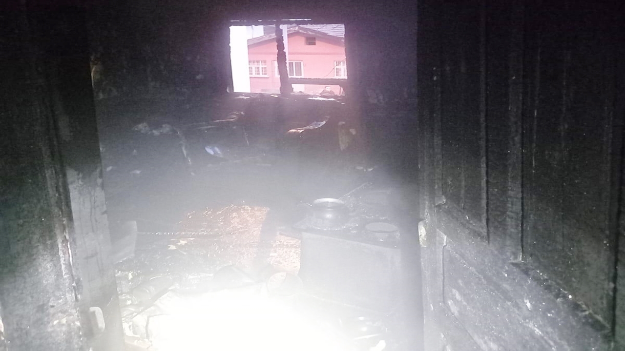 Kastamonu Araç Ilçesi Merez Soba Yangın (2)