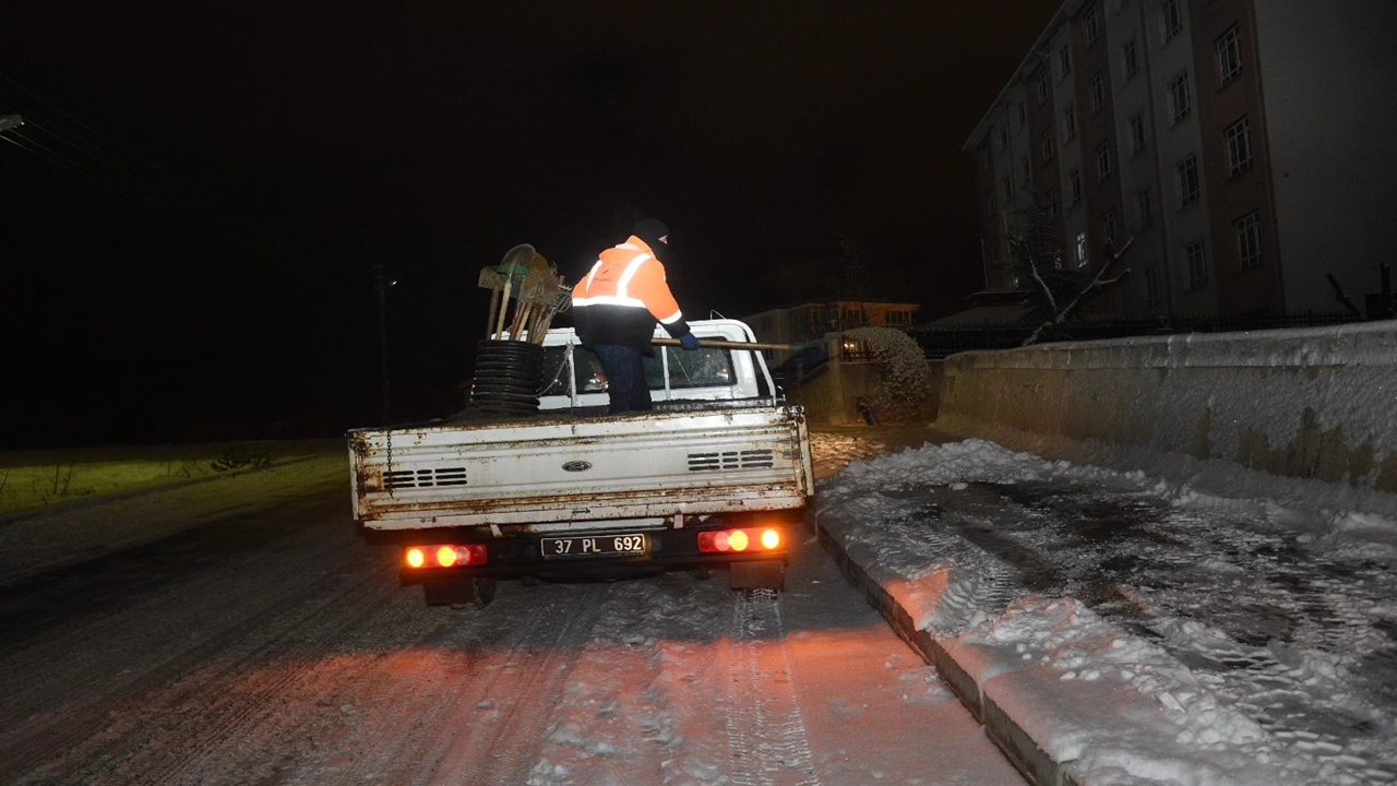 Kastamonu Da Kar Mesaisi Sürüyor (9)