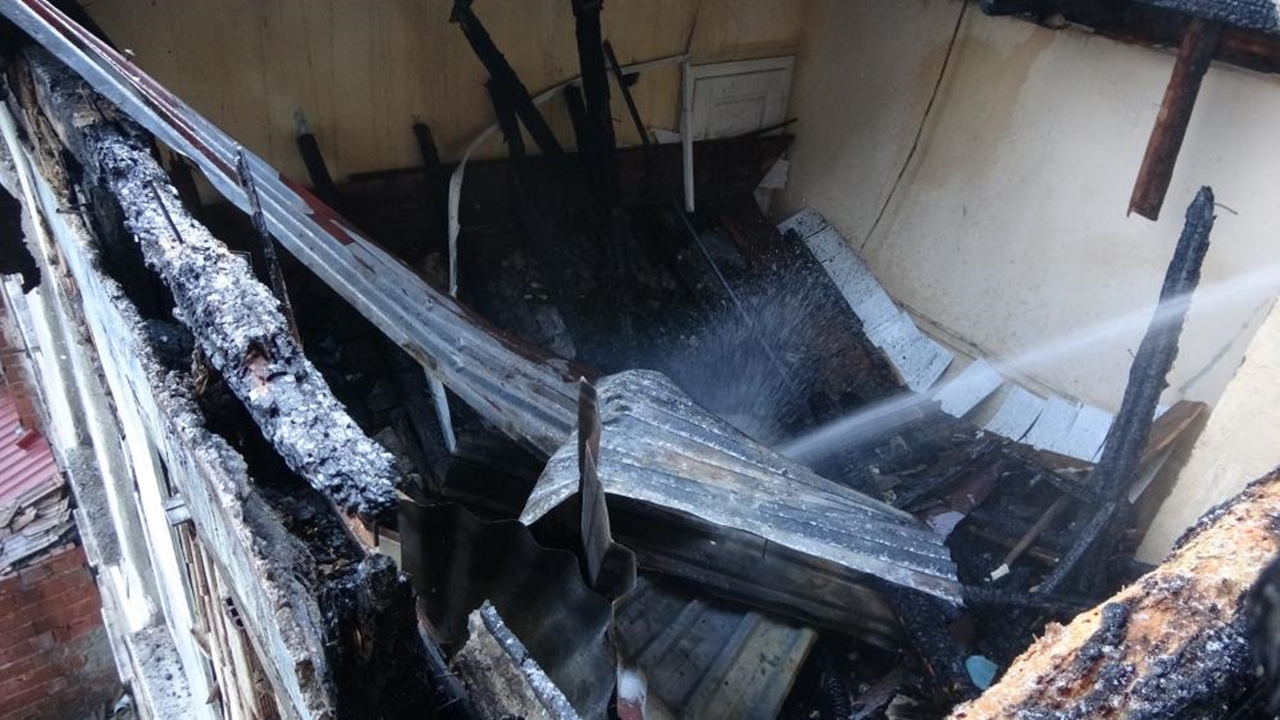 Kastamonu Da Konak Yangını Iskelet Kaldı (5)