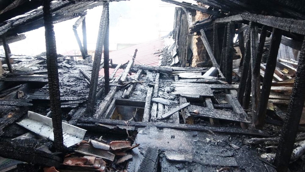 Kastamonu Da Konak Yangını Iskelet Kaldı (7)