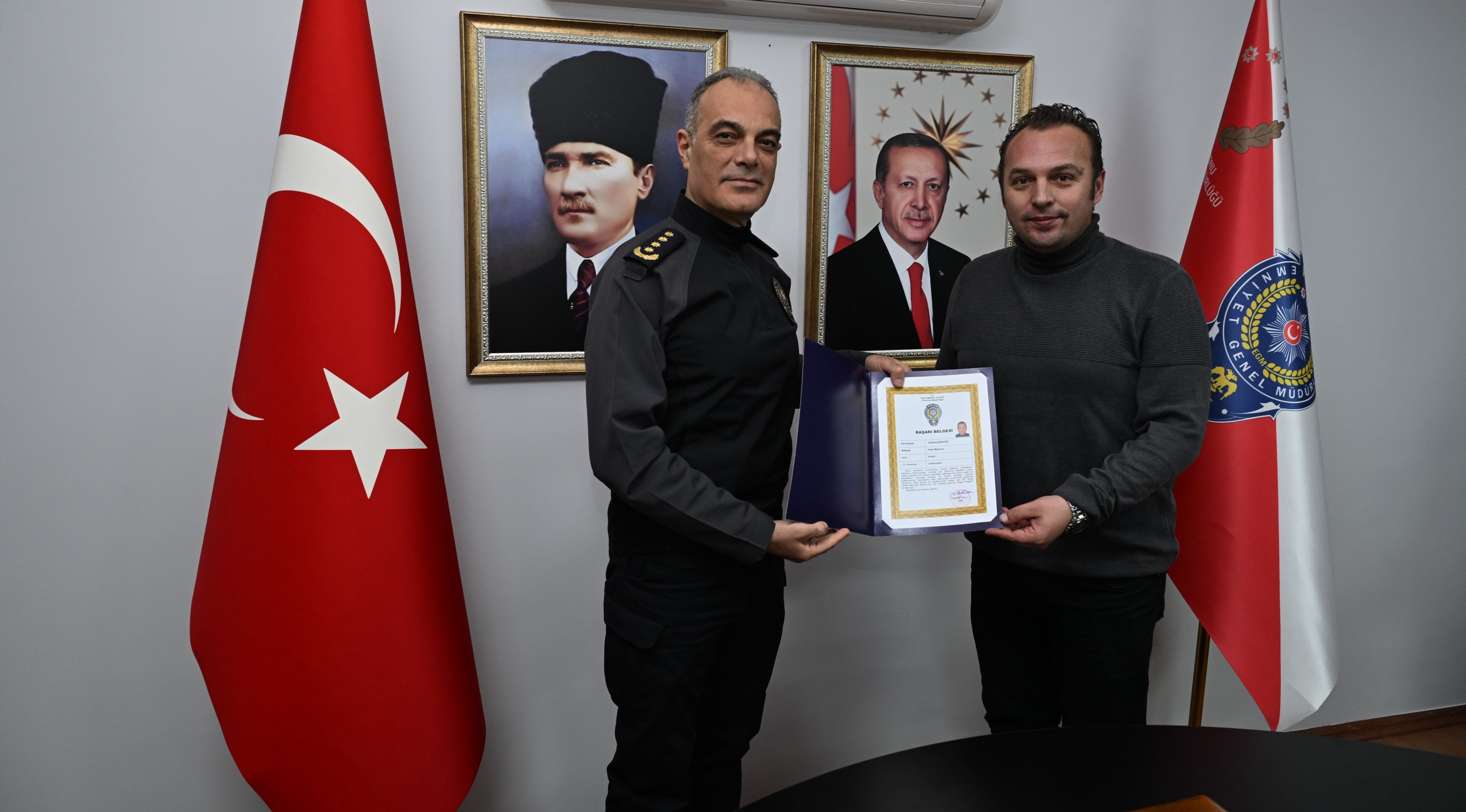 Kastamonu Emniyeti Personelin Başarılarını Ödüllendirdi 8