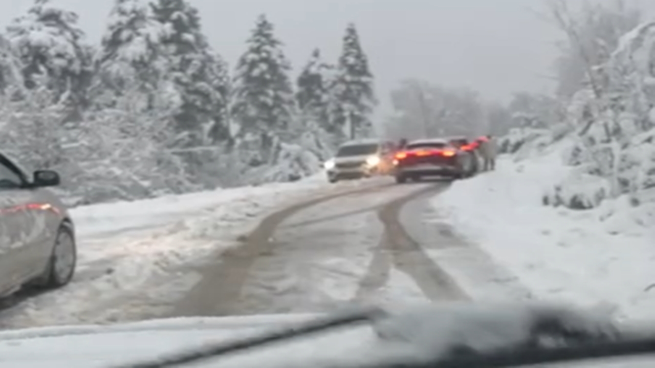 Kastamonu Inebolu Da Cenazede Kar Çilesi (1)