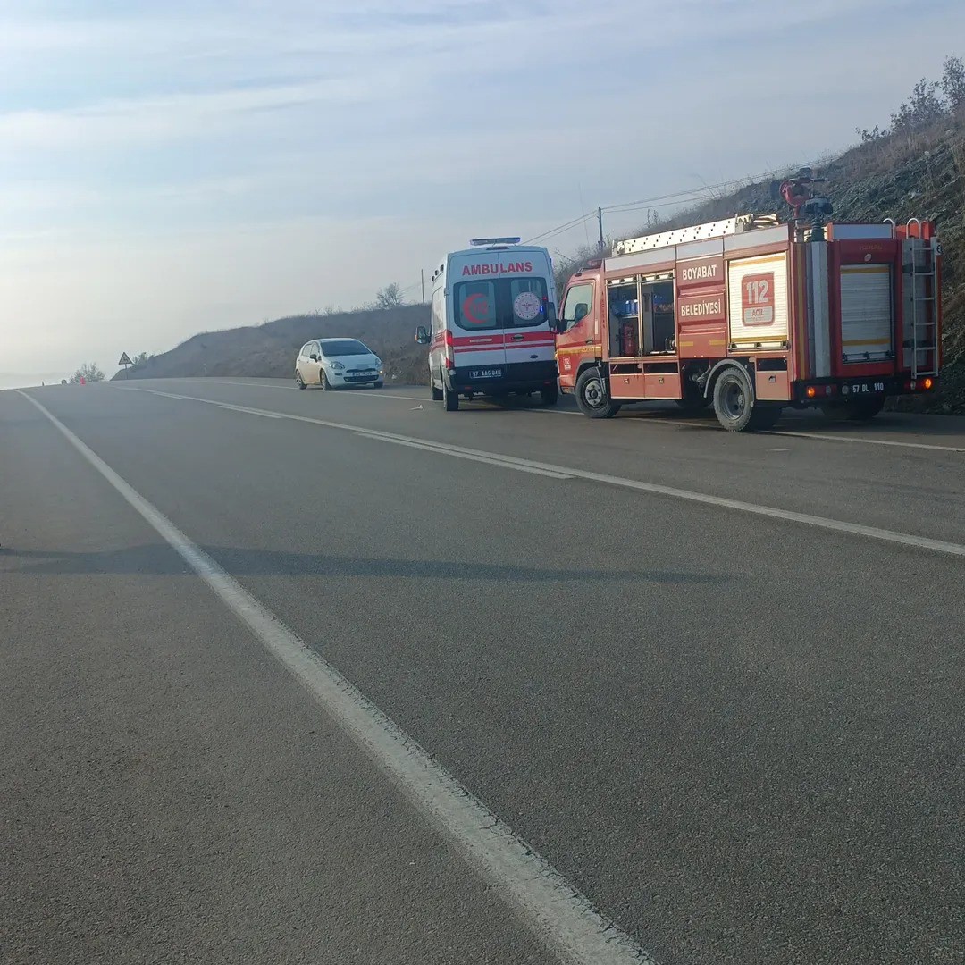 Kastamonu Plakalı Araç Boyabat’ta Kaza Yaptı 5 Yaralı1