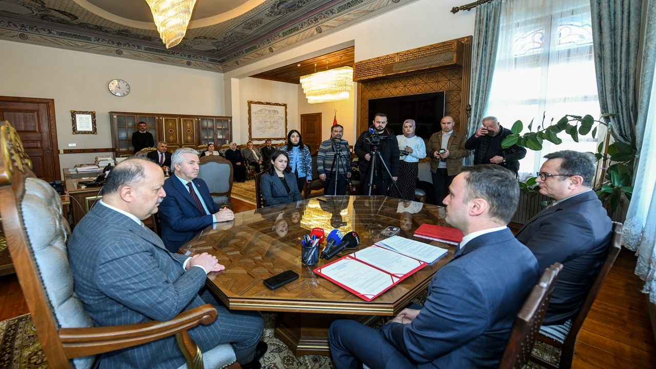 Kastamonu Valisi Meftun Dallı Imza (1)