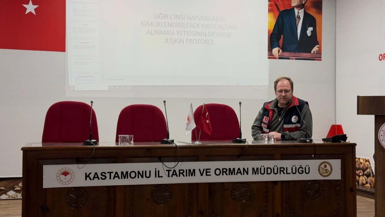 Kastamonu’da Büyükbaşlara Küpe Dönemi, Saha Ekibine Eğitim Verildi (1)