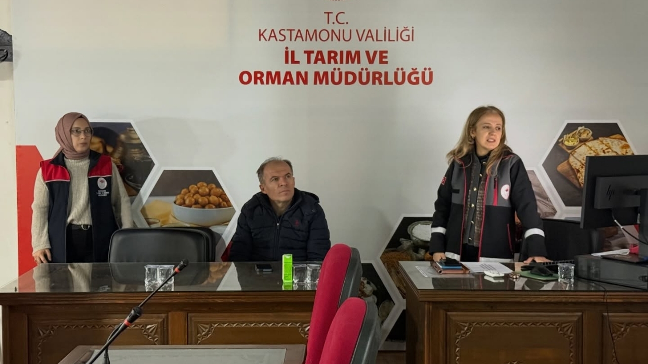 Kastamonu’da Büyükbaşlara Küpe Dönemi, Saha Ekibine Eğitim Verildi (2)