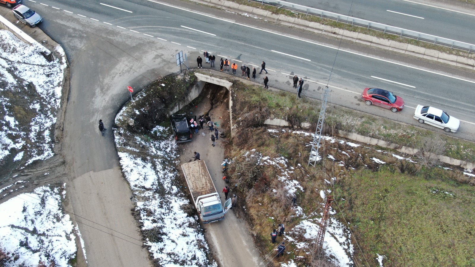 Kastamonu'da Feci Kaza! Şarampole Uçtu 1 Kişi Hayatını Kaybetti! 14