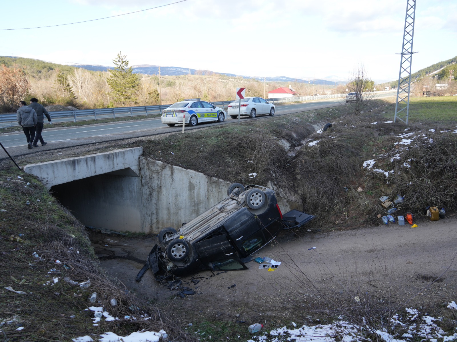 Kastamonu'da Feci Kaza! Şarampole Uçtu 1 Kişi Hayatını Kaybetti! 22
