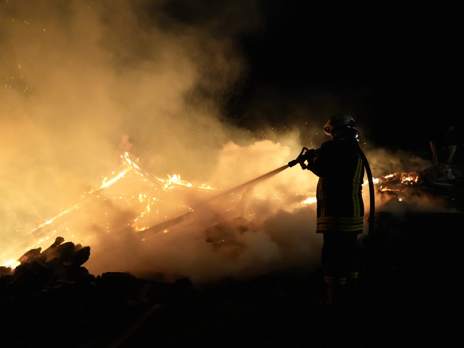 Kastamonu'da Feci Yangın 3 Ev Zarar Gördü, 2 Samanlık Yandı! (Detaylar) 1