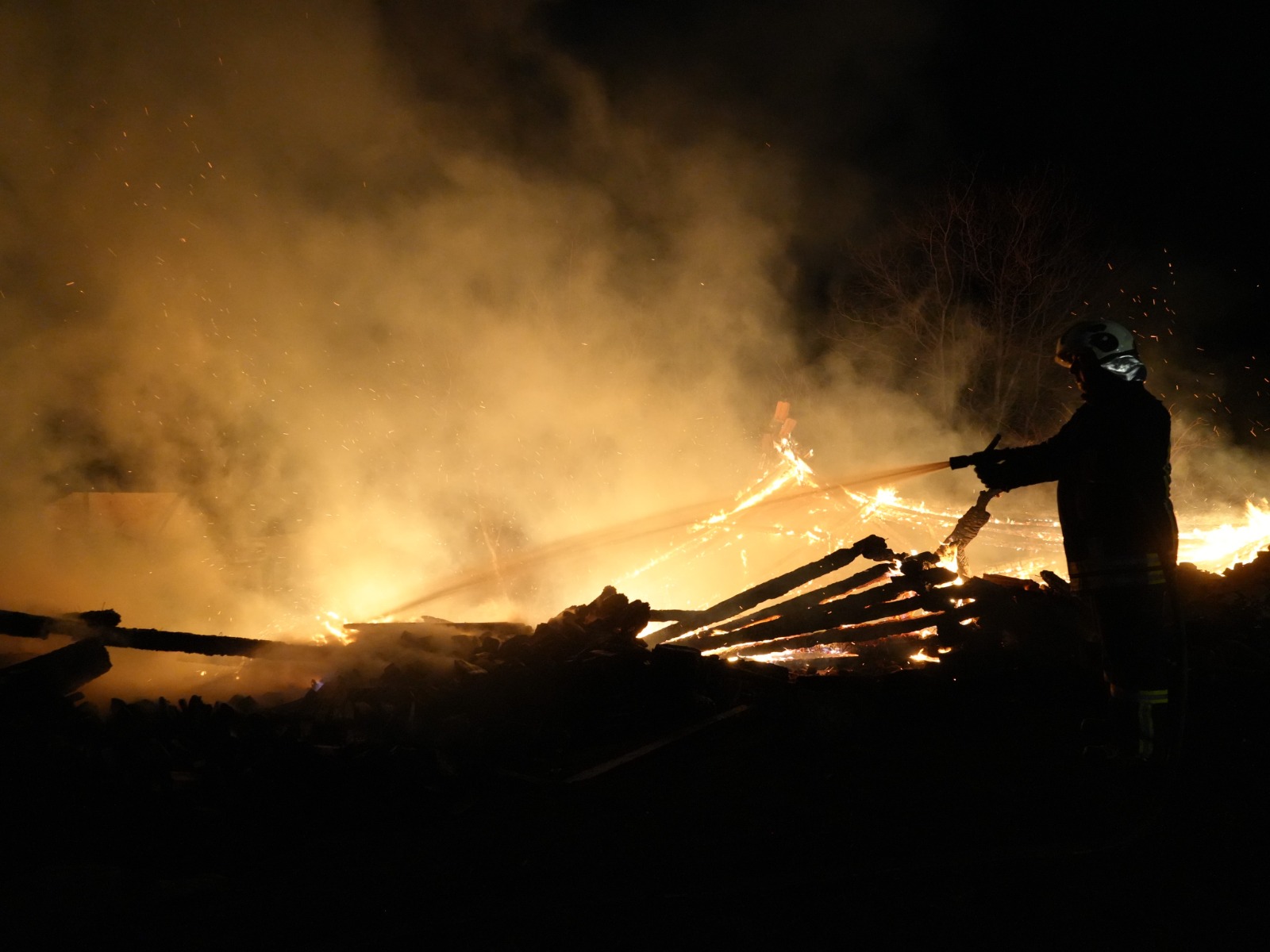 Kastamonu'da Feci Yangın 3 Ev Zarar Gördü, 2 Samanlık Yandı! (Detaylar) 22