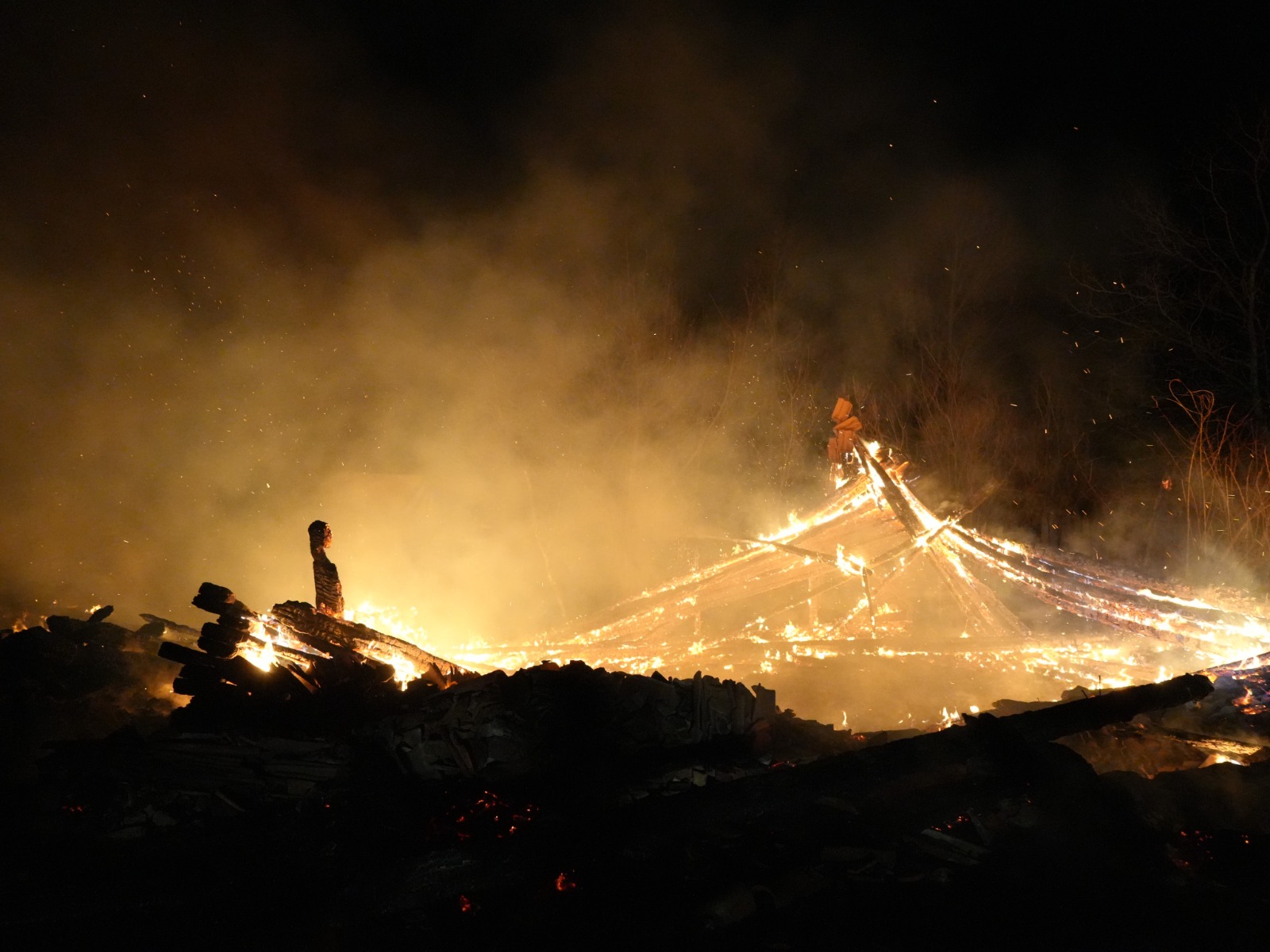 Kastamonu'da Feci Yangın 3 Ev Zarar Gördü, 2 Samanlık Yandı! (Detaylar) 4