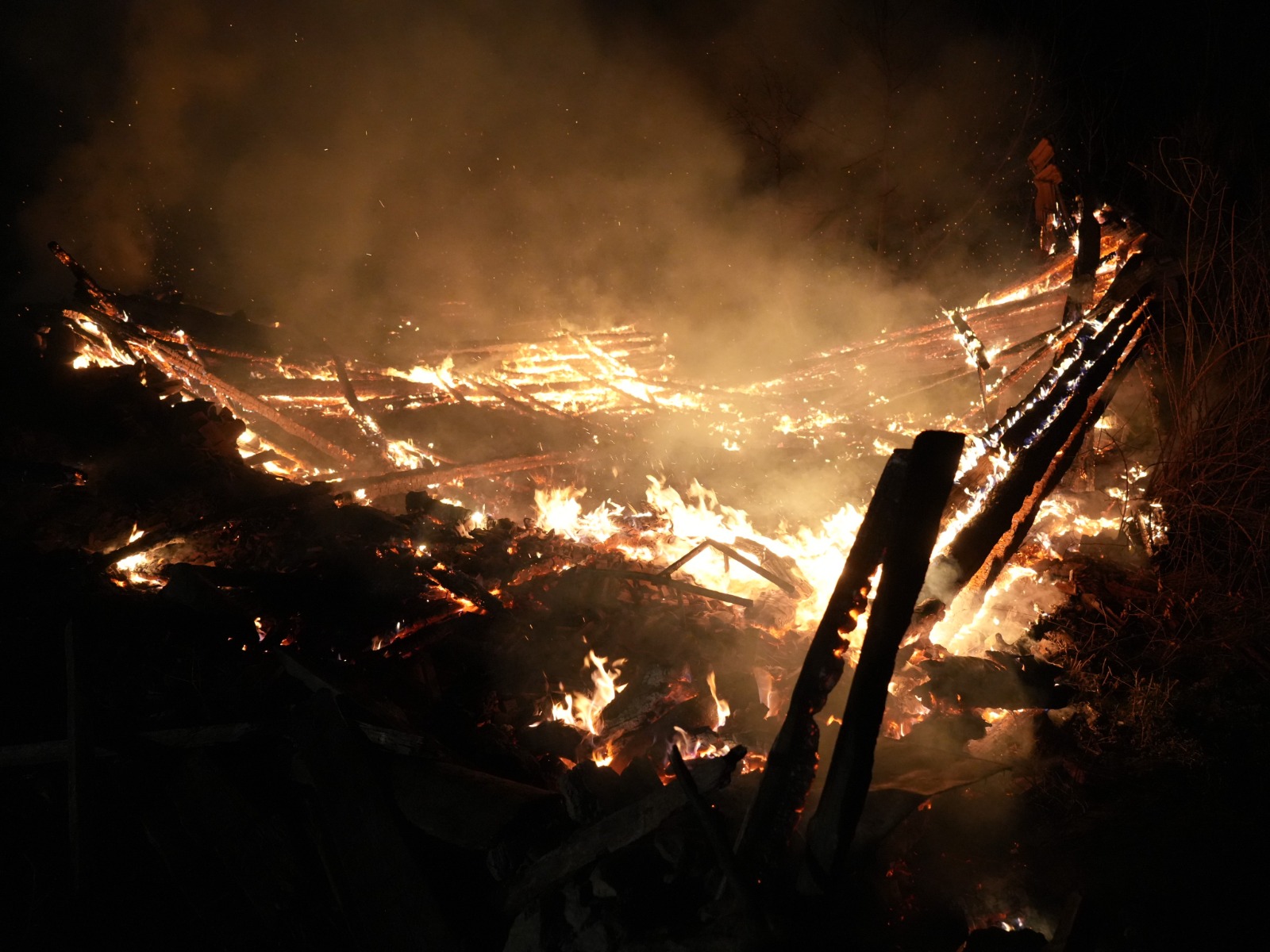 Kastamonu'da Feci Yangın 3 Ev Zarar Gördü, 2 Samanlık Yandı! (Detaylar) 4444