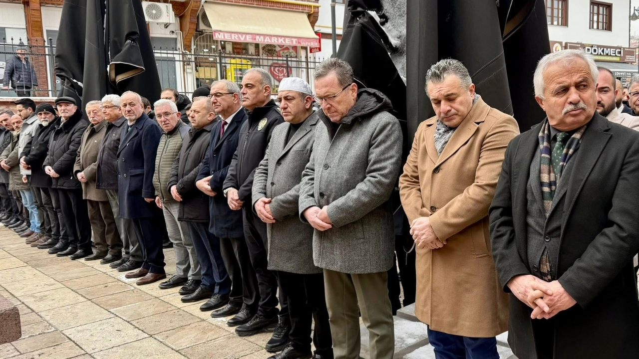Kastamonu’da Hacı Türkan Uzan Dualarla Defnedildi (3)
