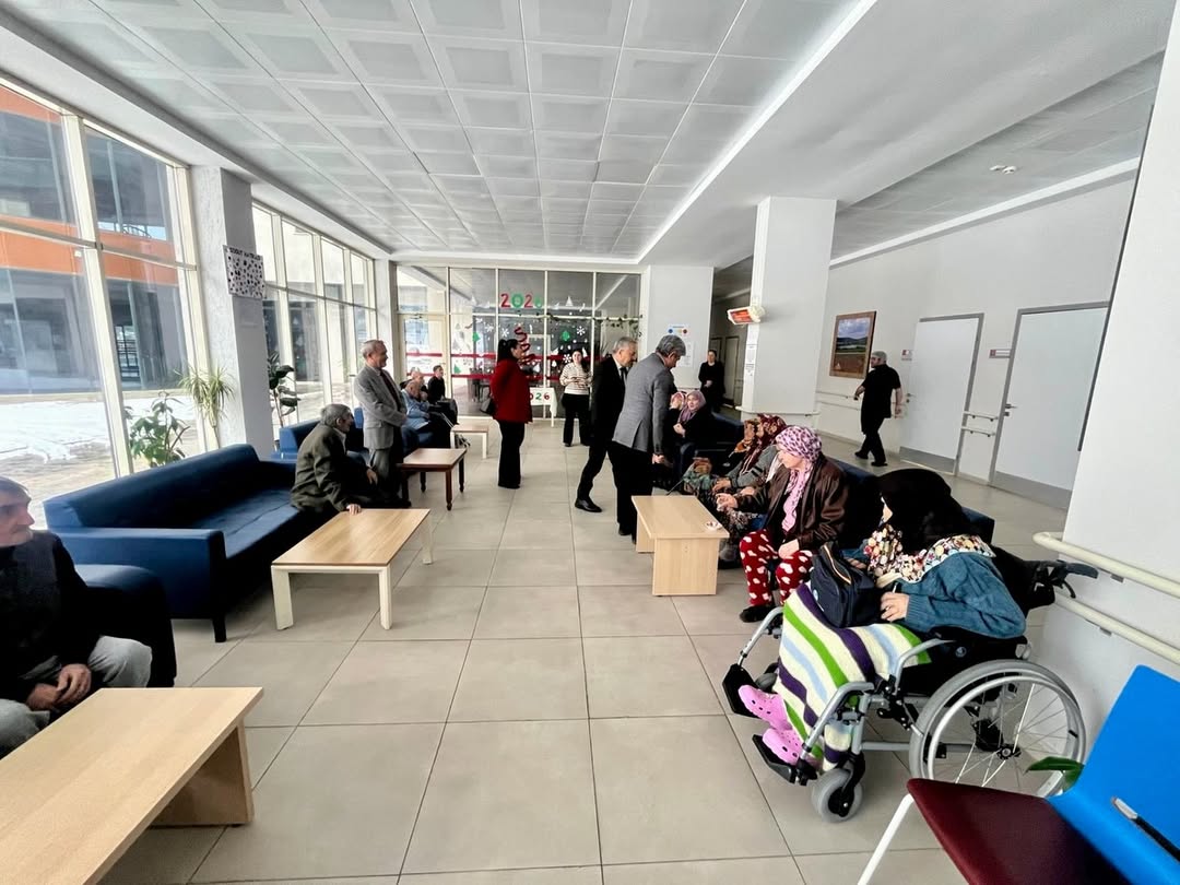 Kastamonu'da Huzurevi Sakinlerini Ziyaret Ettiler 2