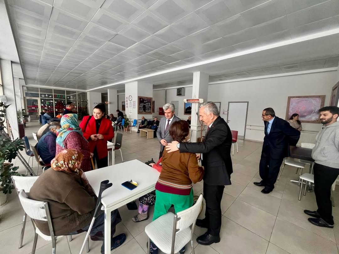 Kastamonu'da Huzurevi Sakinlerini Ziyaret Ettiler 4