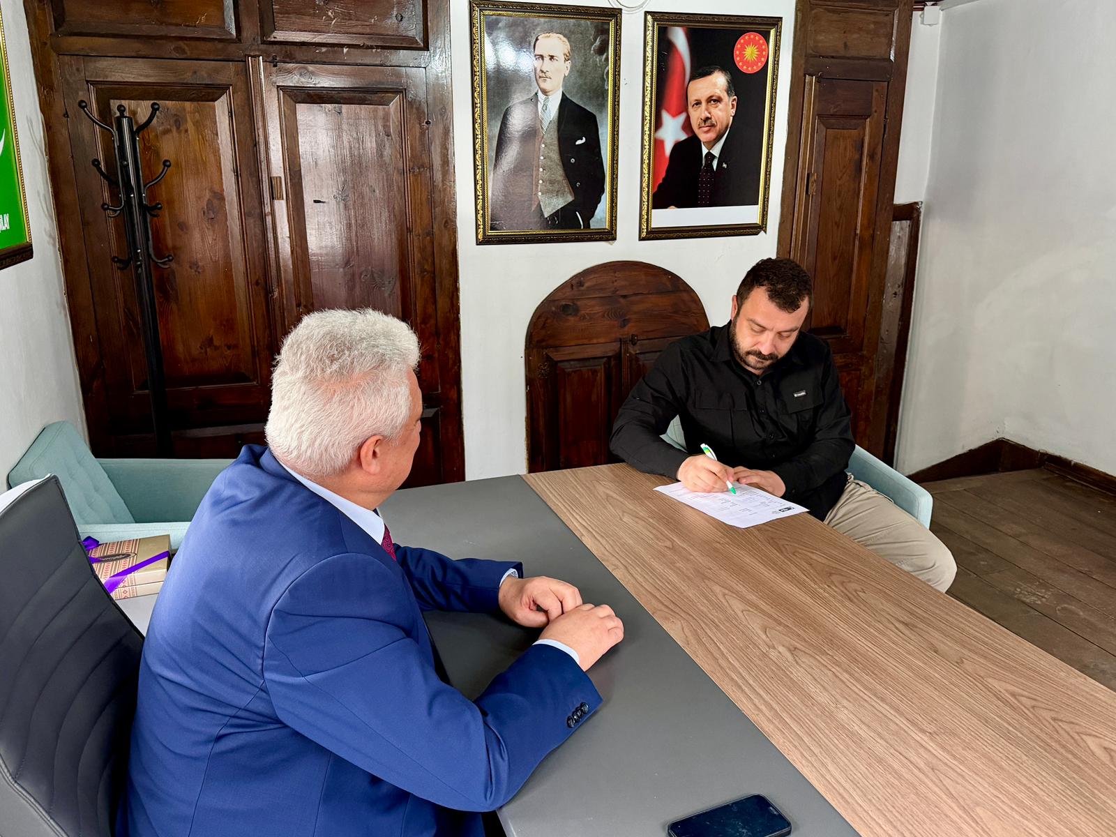 Kastamonu'da Mahalle Muhtarı Yeşilay Gönüllüsü Oldu 'Yanınızda Değil, Emrinizdeyim' 4