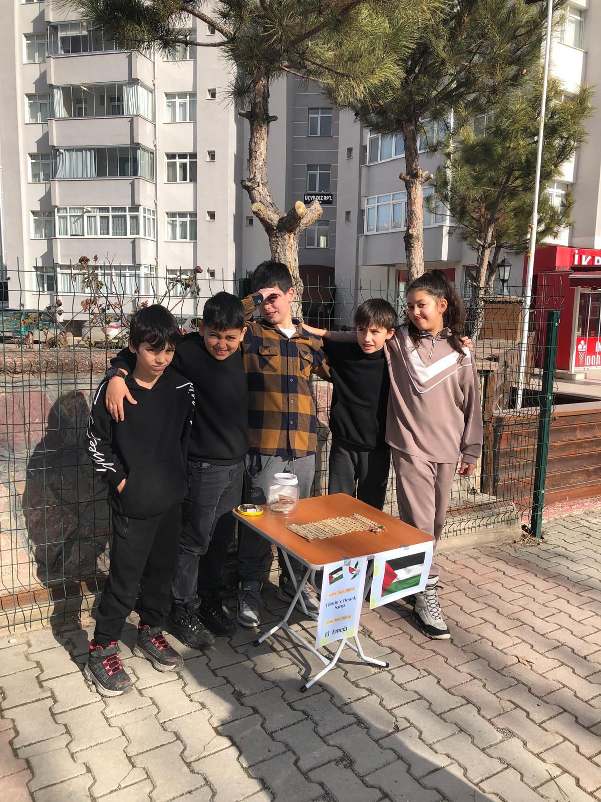 Kastamonu’da Minik Yüreklerden Filistin’e Büyük Destek