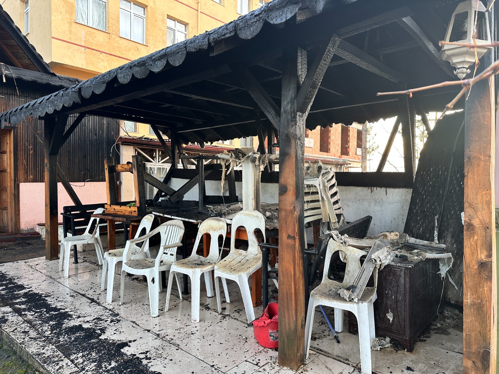 Kastamonu'da Park Halindeki Araç Küle Döndü 4