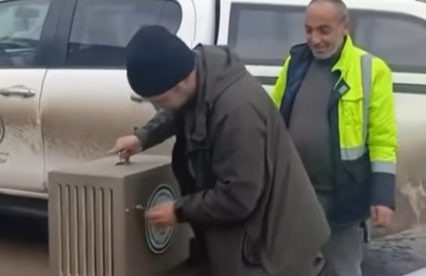 Kastamonu’da Yaralı Ördeğe Şantiye İşçisinden Duyarlı Davranış2