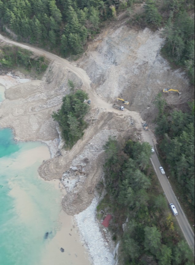 Kastamonu'nun Ilçe Kara Yolunda Heyelan Ulaşımı Engelledi Çalışmalar Sürüyor! 6