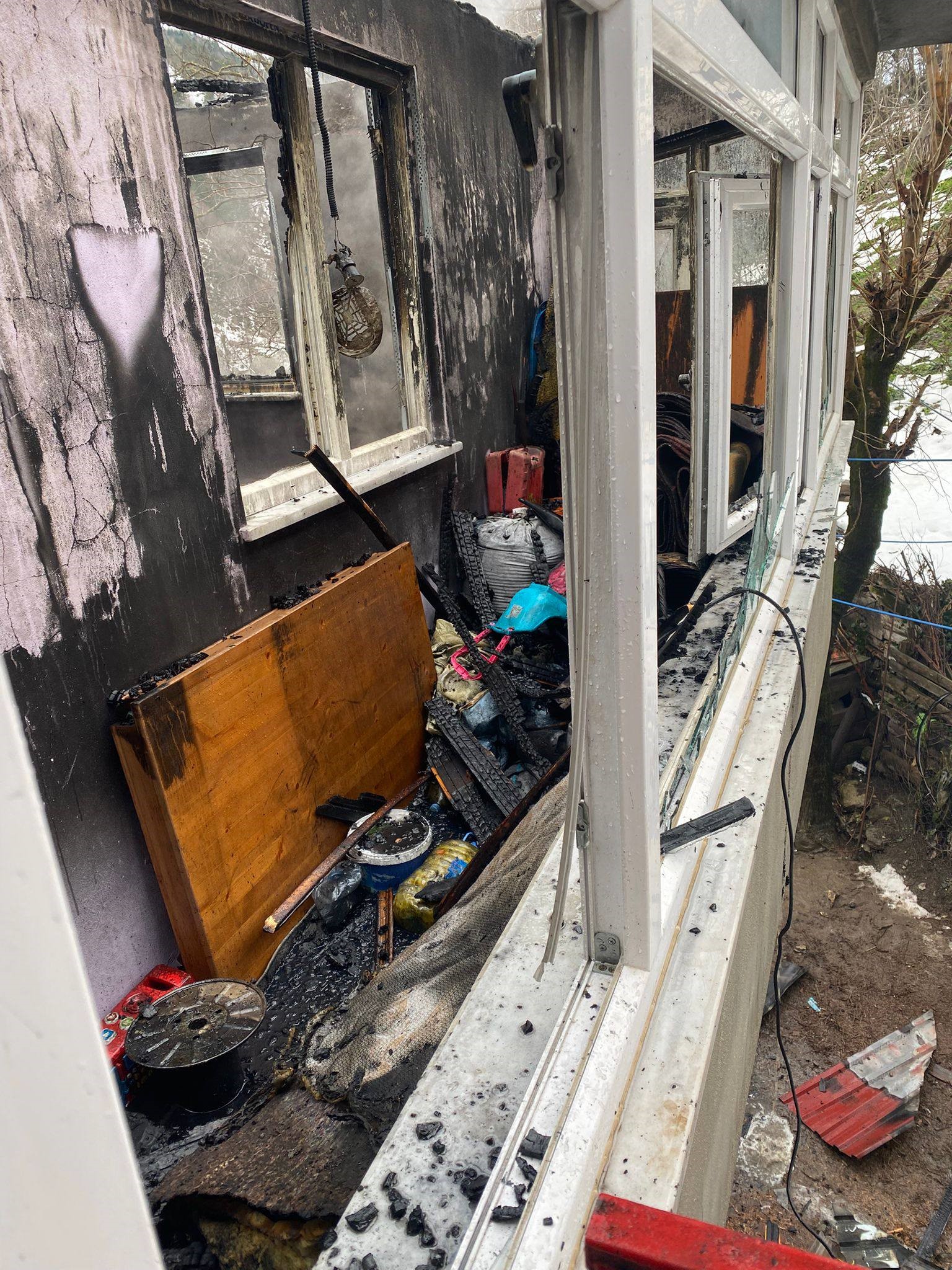 Kastamonu'nun Ilçesinde Alevlere Teslim Olan Ev Küle Döndü 6