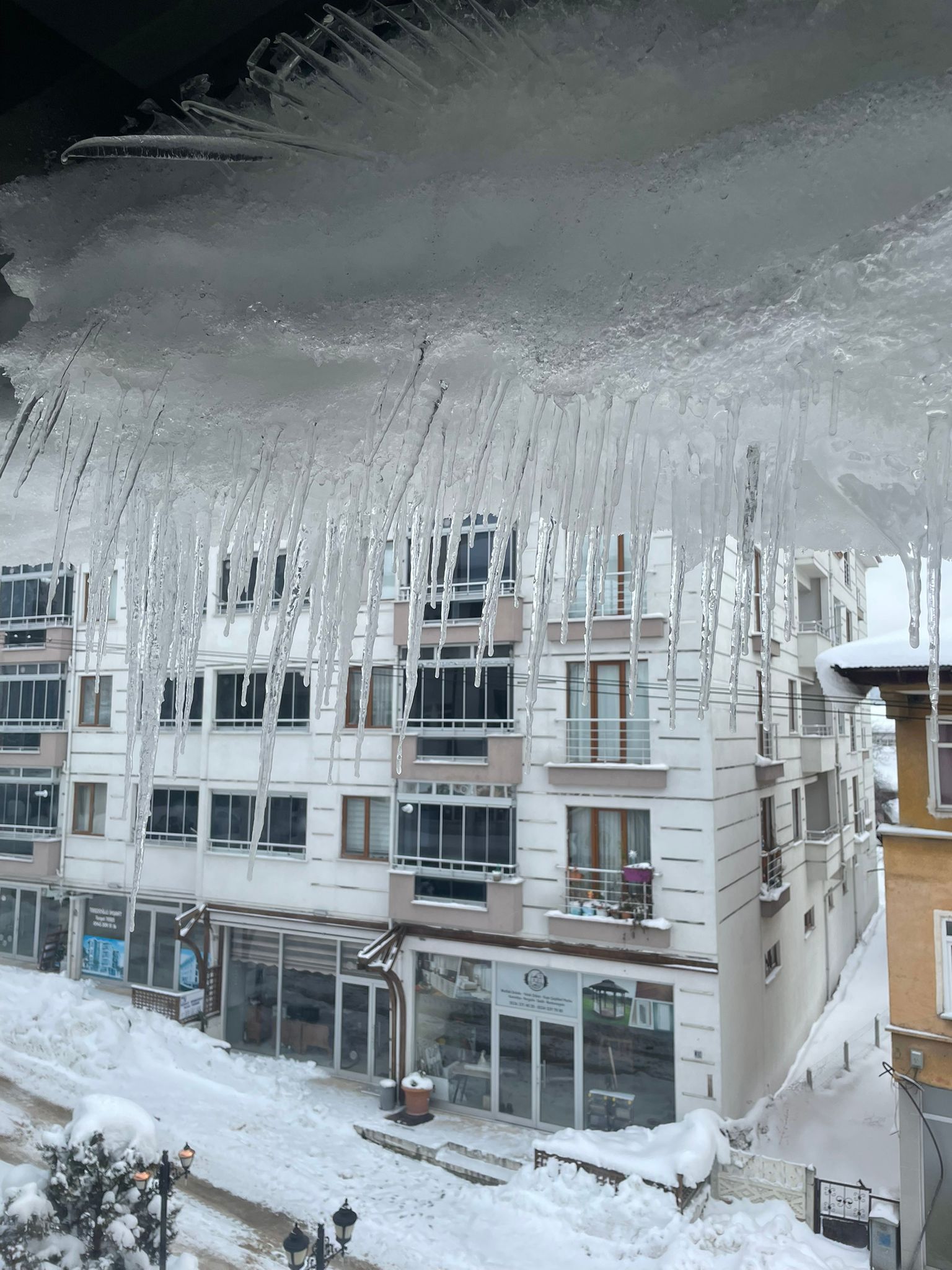 Kastamonu'nun Ilçesinde Buz Sarkıtları Oluştu Hava Eksi 20 Dereceyi Gördü! 44