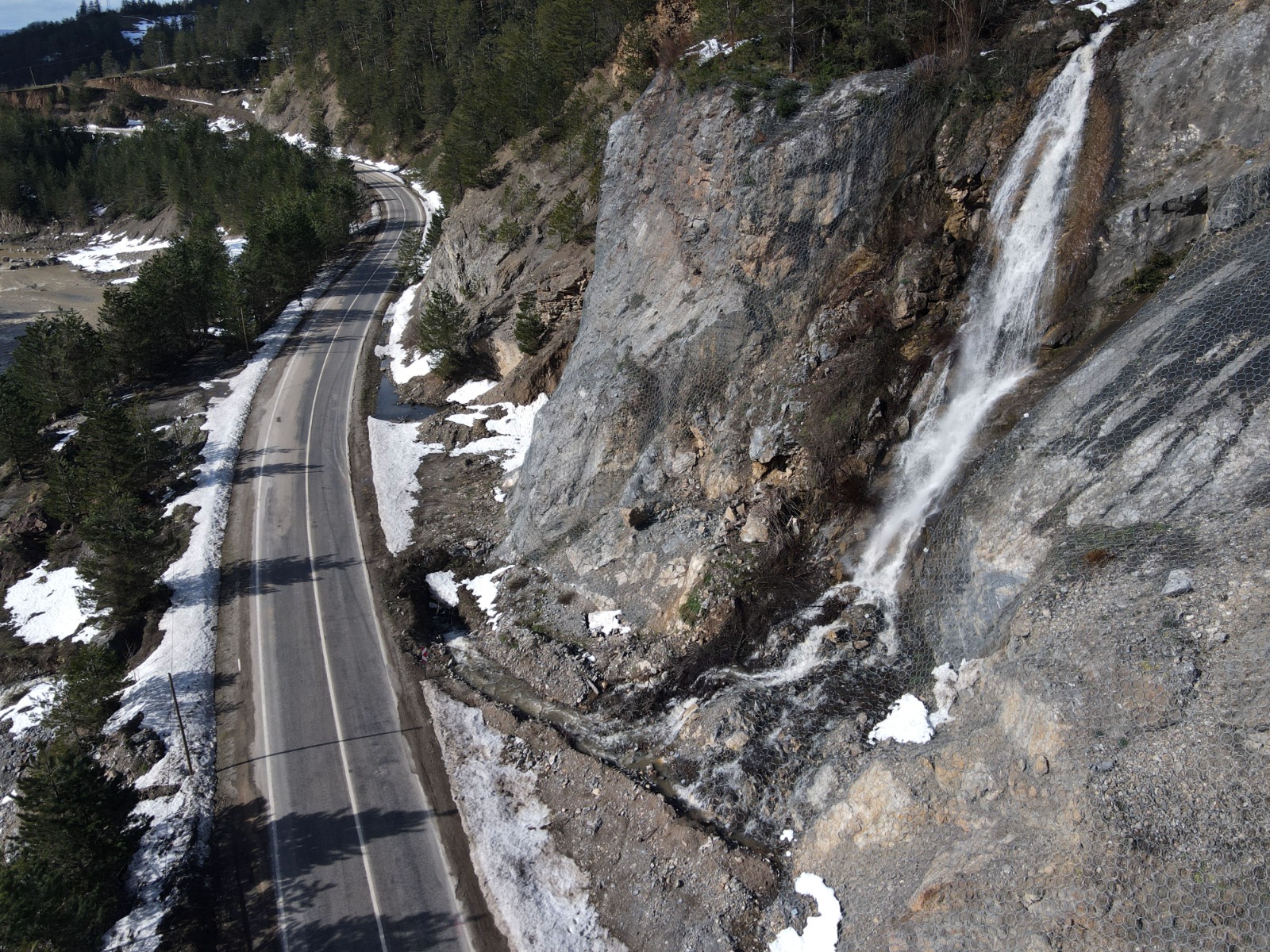 Kastamonu'nun Ilçesinde Kar Erimesiyle Oluştu Görsel Şölen Sunuyor 44