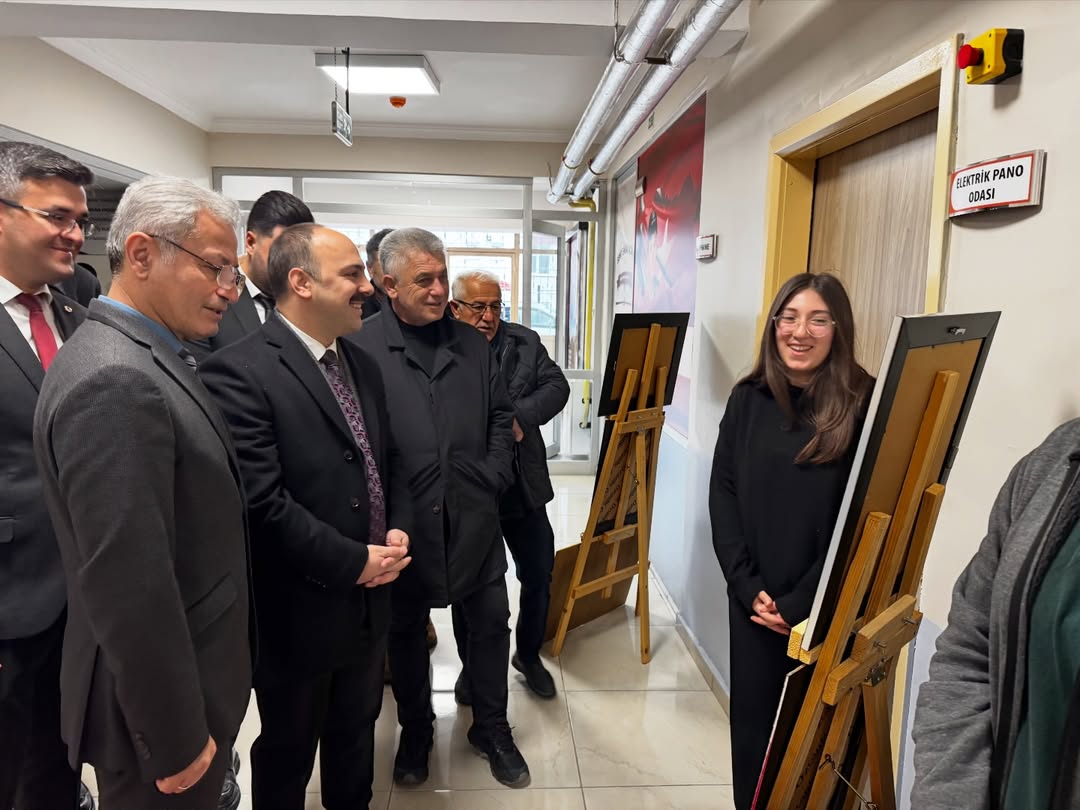 Kastamonu'nun Ilçesinde Karne Sevinci Protokol Öğrencilerin Heyecanına Ortak Oldu 12