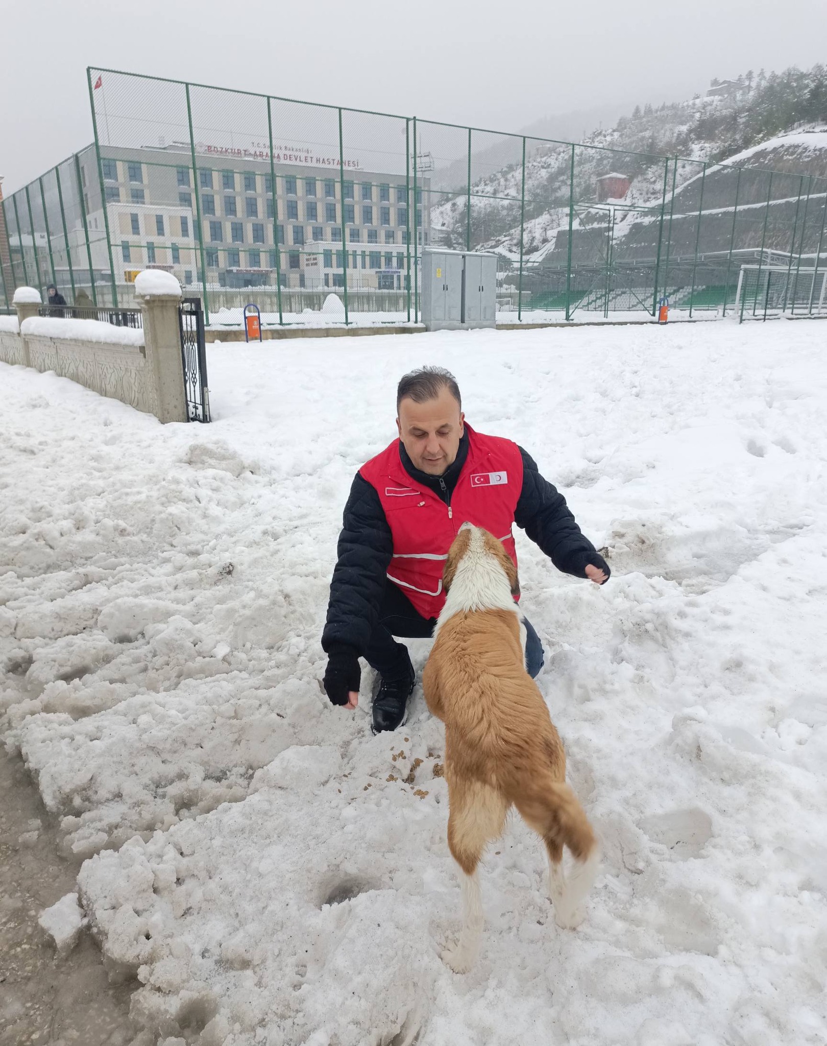 Kastamonu'nun İlçesinde Kızılay Ve Muhtar El Ele Zor Günlerde Yardım Seferberliği5