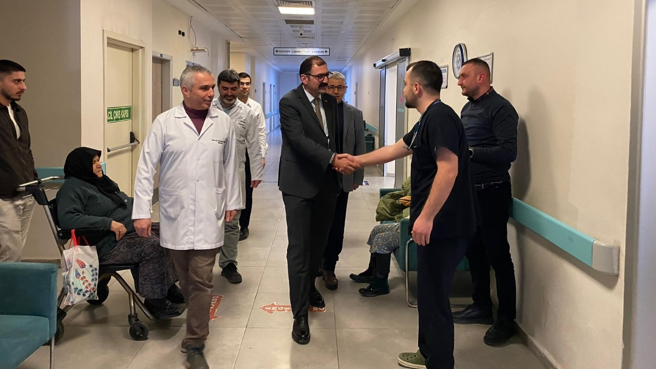 Kaymakam Demirdağ Taşköprü Devlet Hastanesi’ni Inceledi (4)