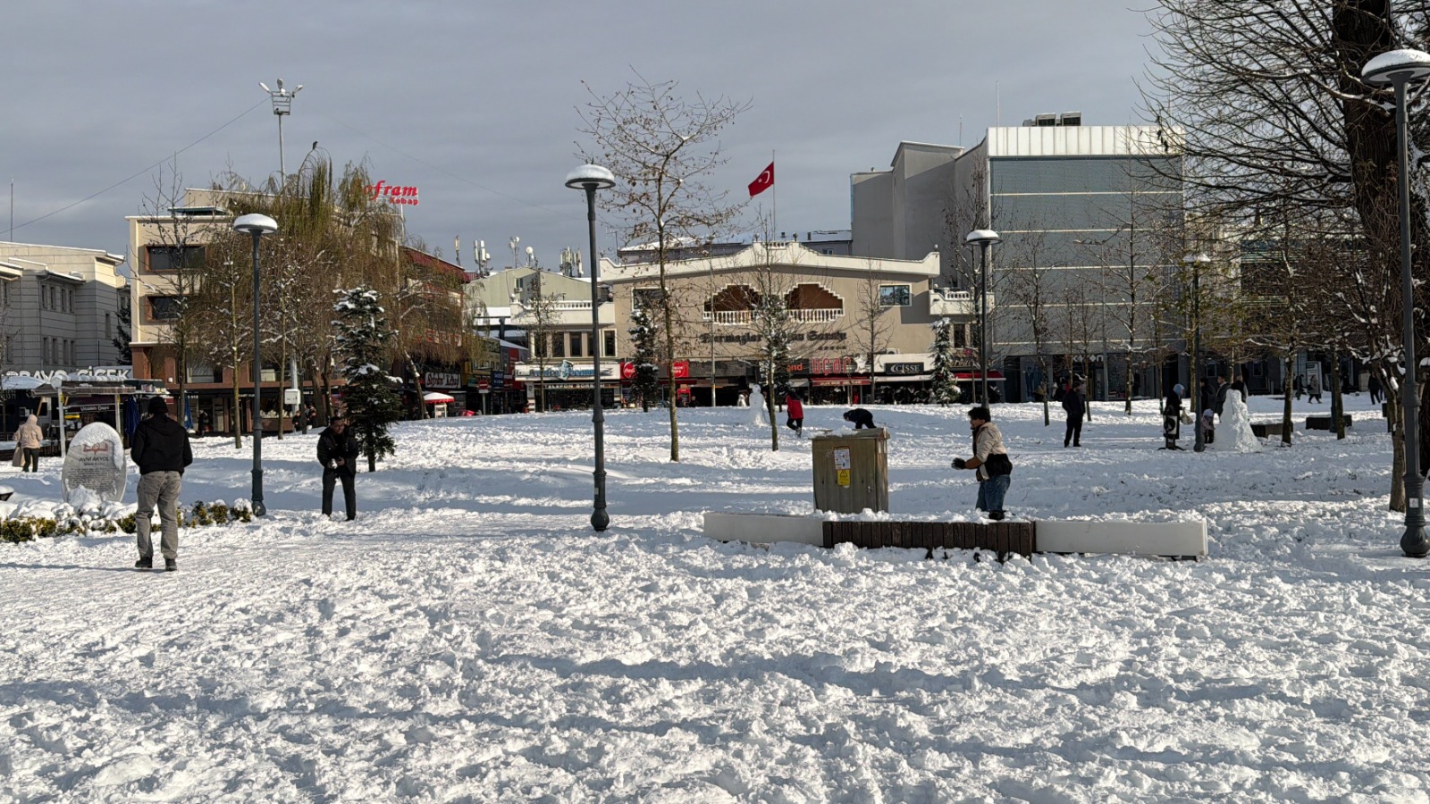 Kış Aylarında Düşme Vakaları Arttı Uzmandan Kritik Uyarı Geldi! 22
