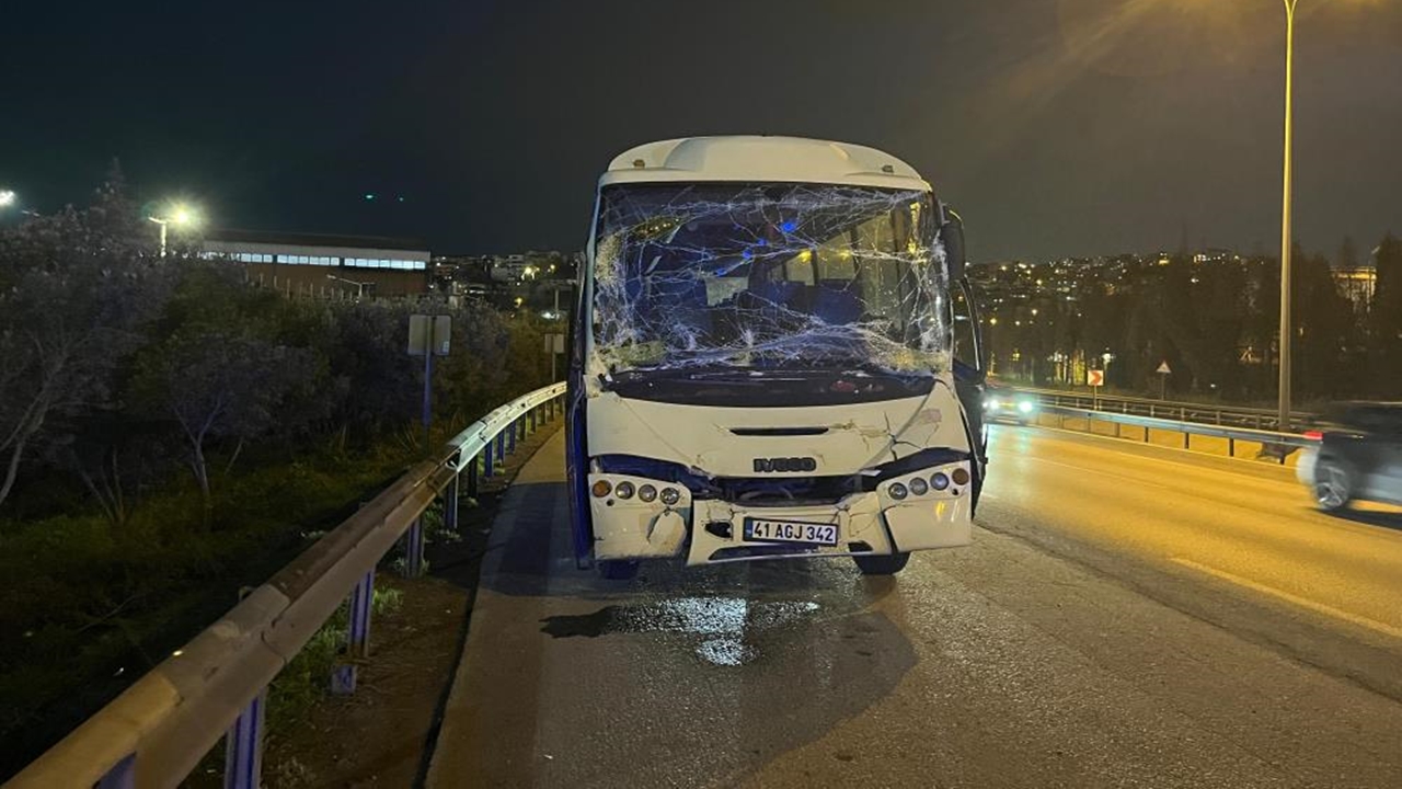 Kocaeli Minibüs Çarpışma (1)