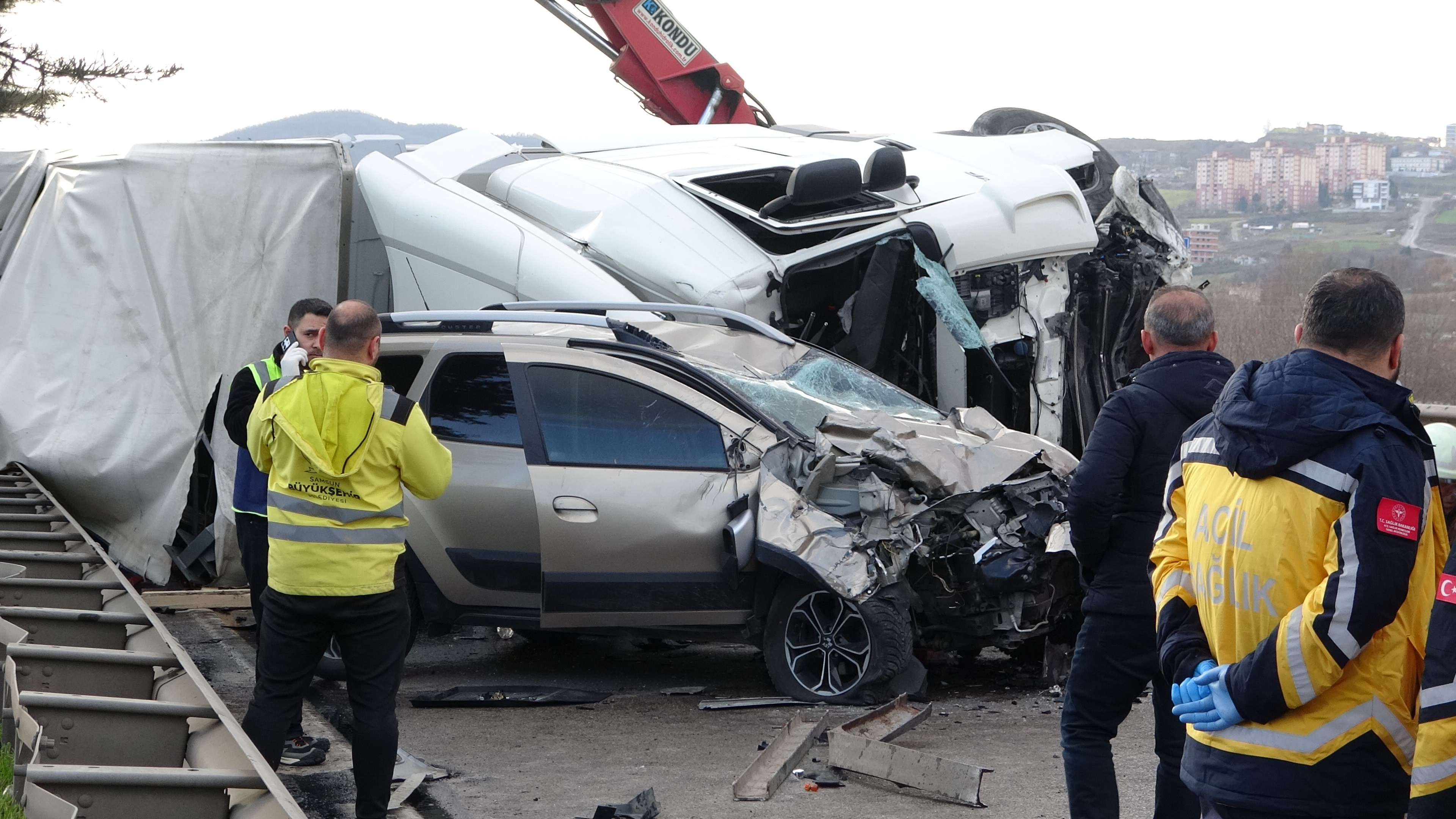 Kontrolden Çıkan Tır Feci Kazaya Neden Oldu 1 Ölü, 3 Yaralı2