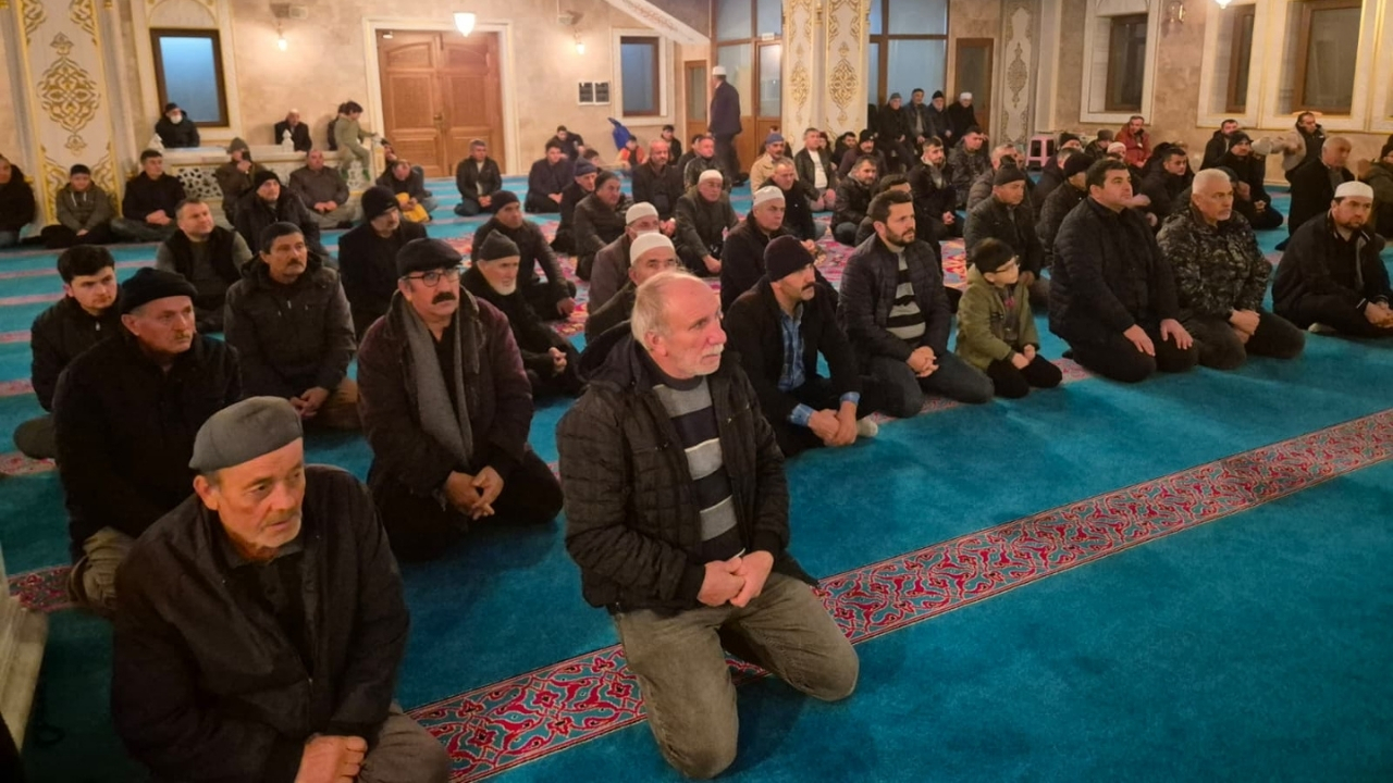 Miraç Kandili Hanönü’de Dualarla Karşılandı, Program Yoğun Ilgi Gördü (1)