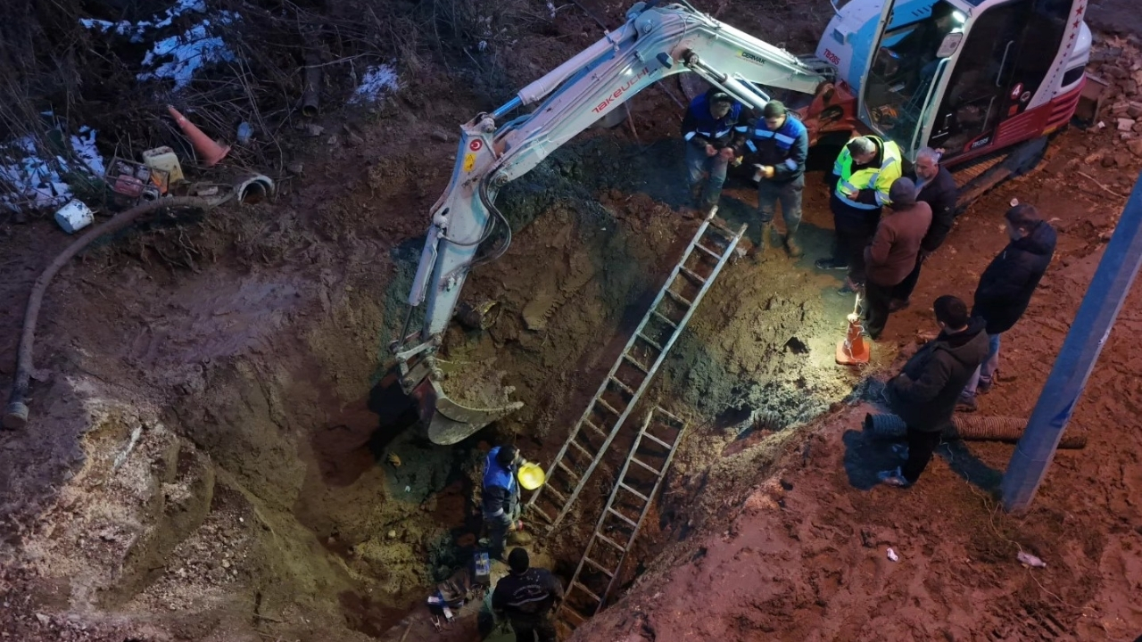 Saatlerdir Süren Mesai Sonuç Verdi Kastamonu’da Su Kademeli Verilecek (3)