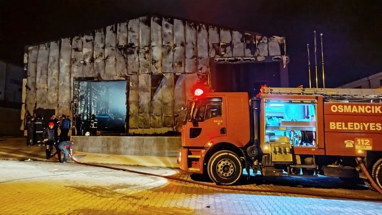Sanayi Sitesinde Alev Alarmı Tesis Küle Döndü1