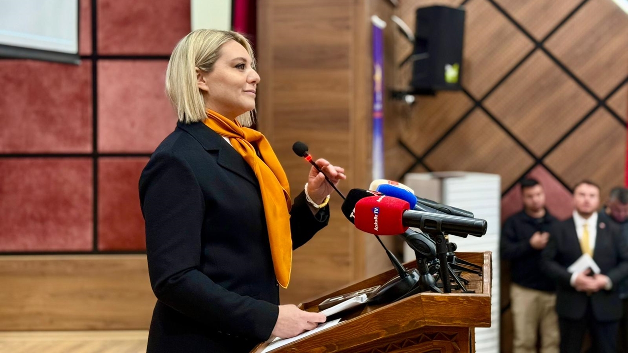 Serap Ekmekci Ak Parti Konuşma (2)