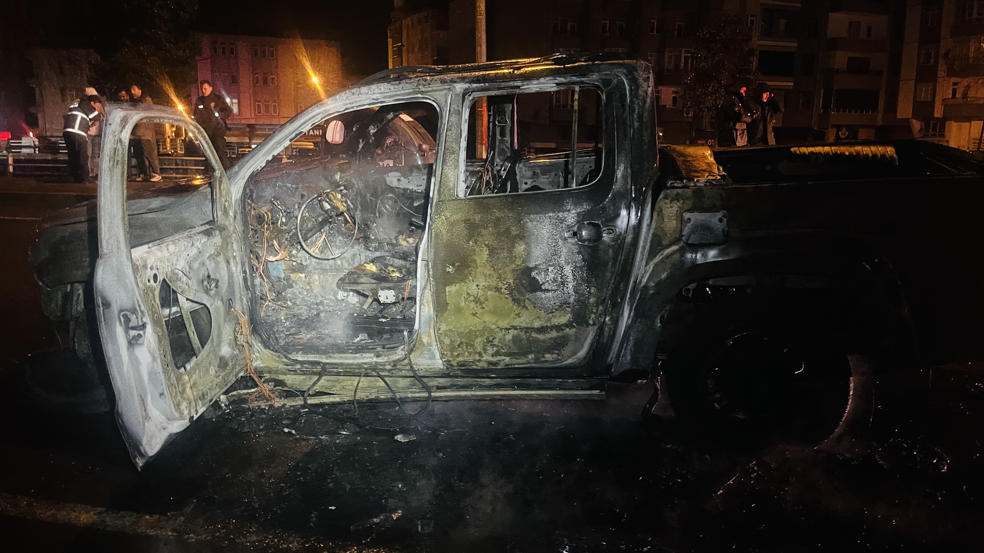 Seyir Halindeki Kamyonet Alev Alev Yandı 6