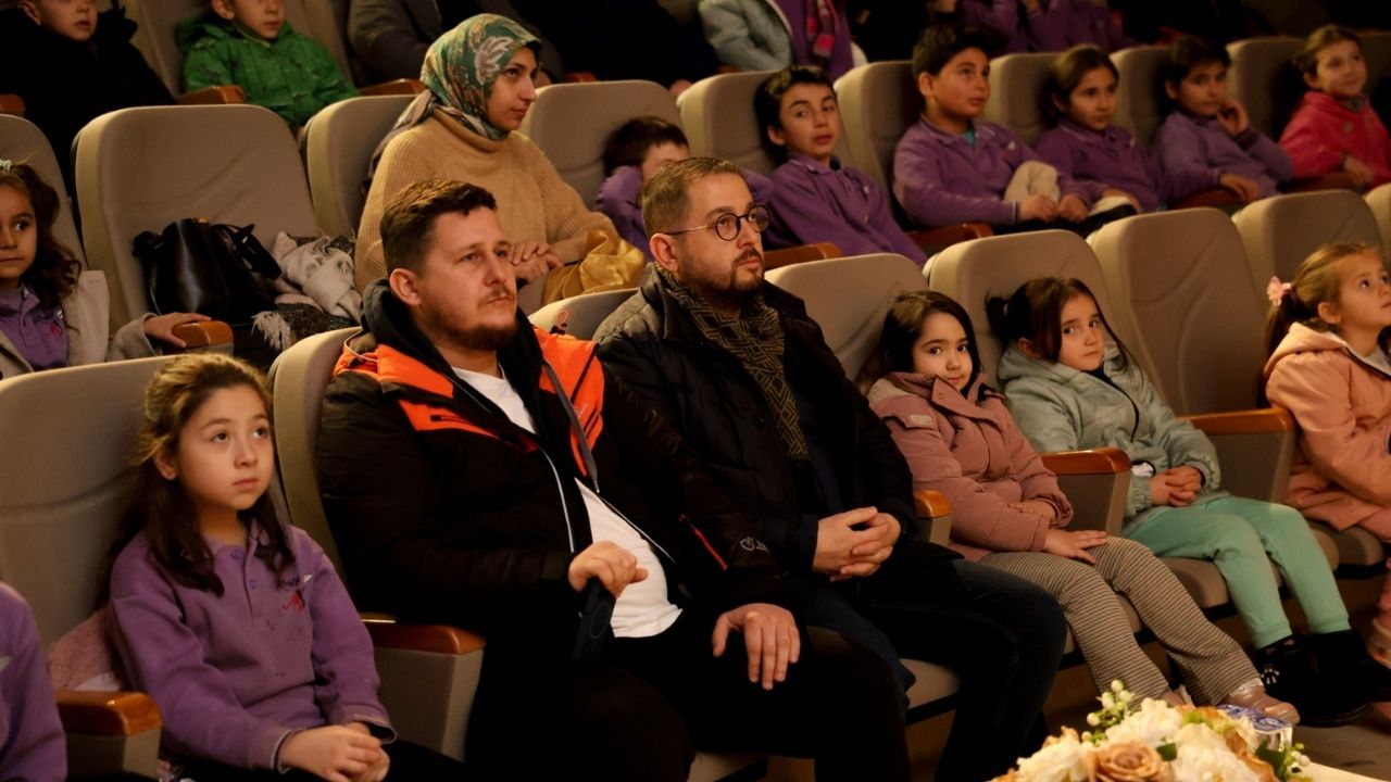 Taşköprü’de Karne Hediyesi Müzikal Miniklere Tatil Sevinci Yaşattı (1)