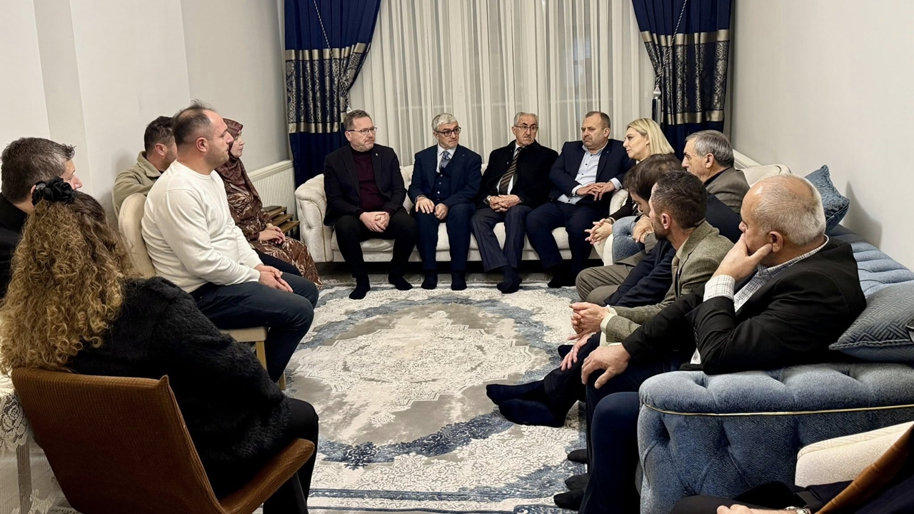 Taziye Ziyareti Ak Parti (1)