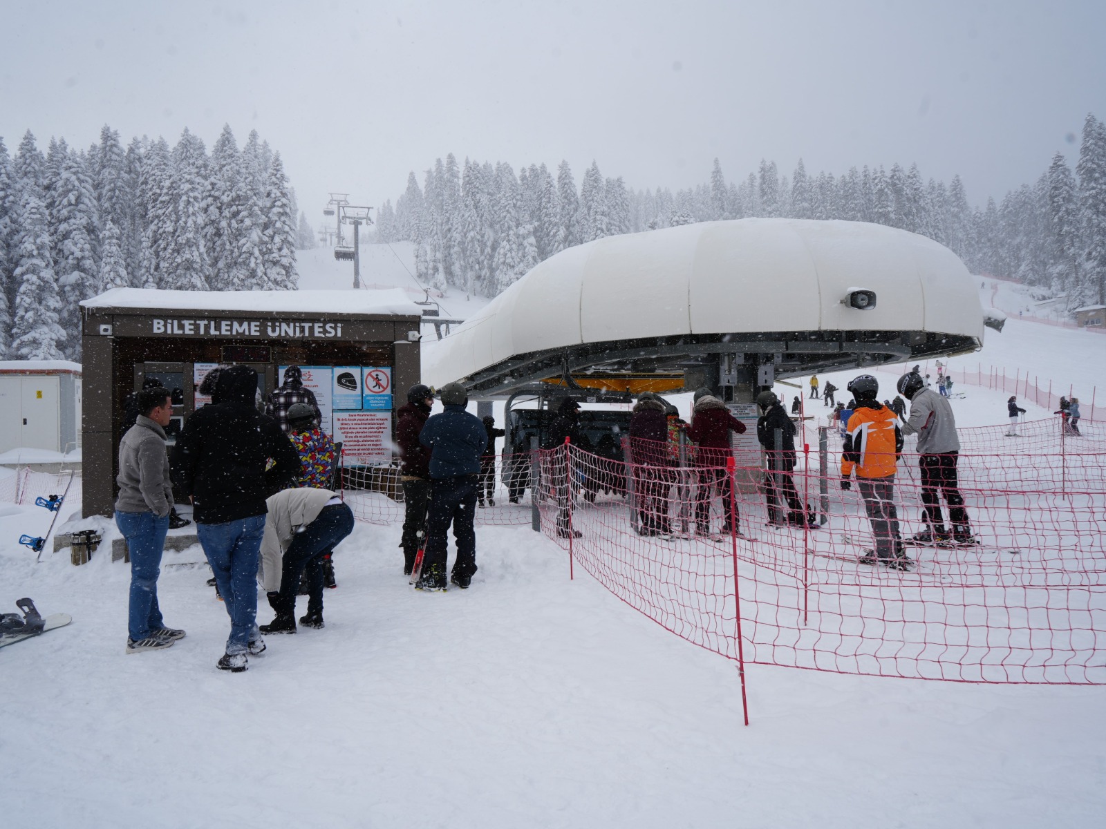 Yarıyıl Tatilinde Ilgaz Dağı'nda Yoğunluk Öğrenciler Stres Attı 12