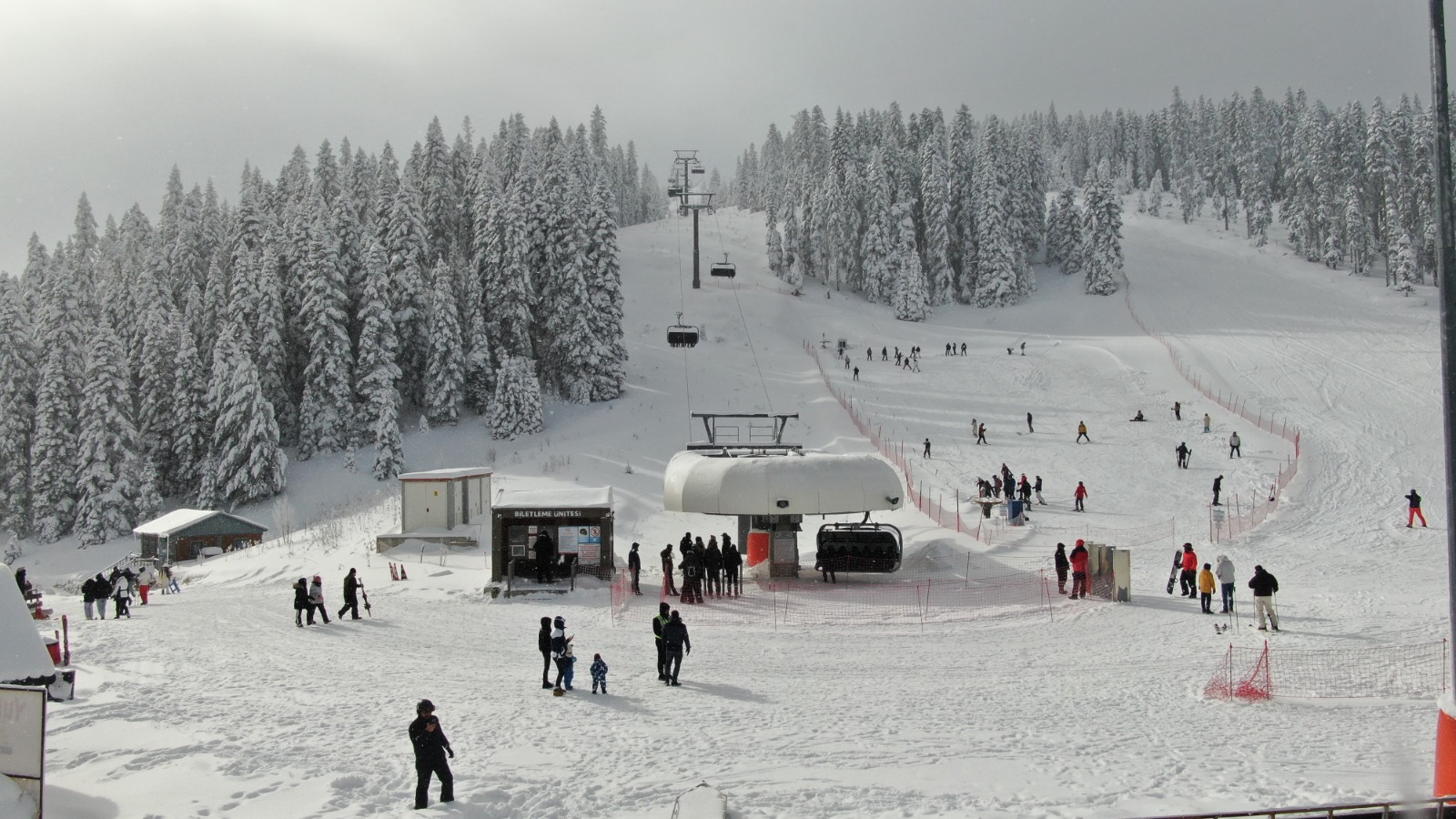 Yarıyıl Tatilinde Ilgaz Dağı'nda Yoğunluk Öğrenciler Stres Attı 3
