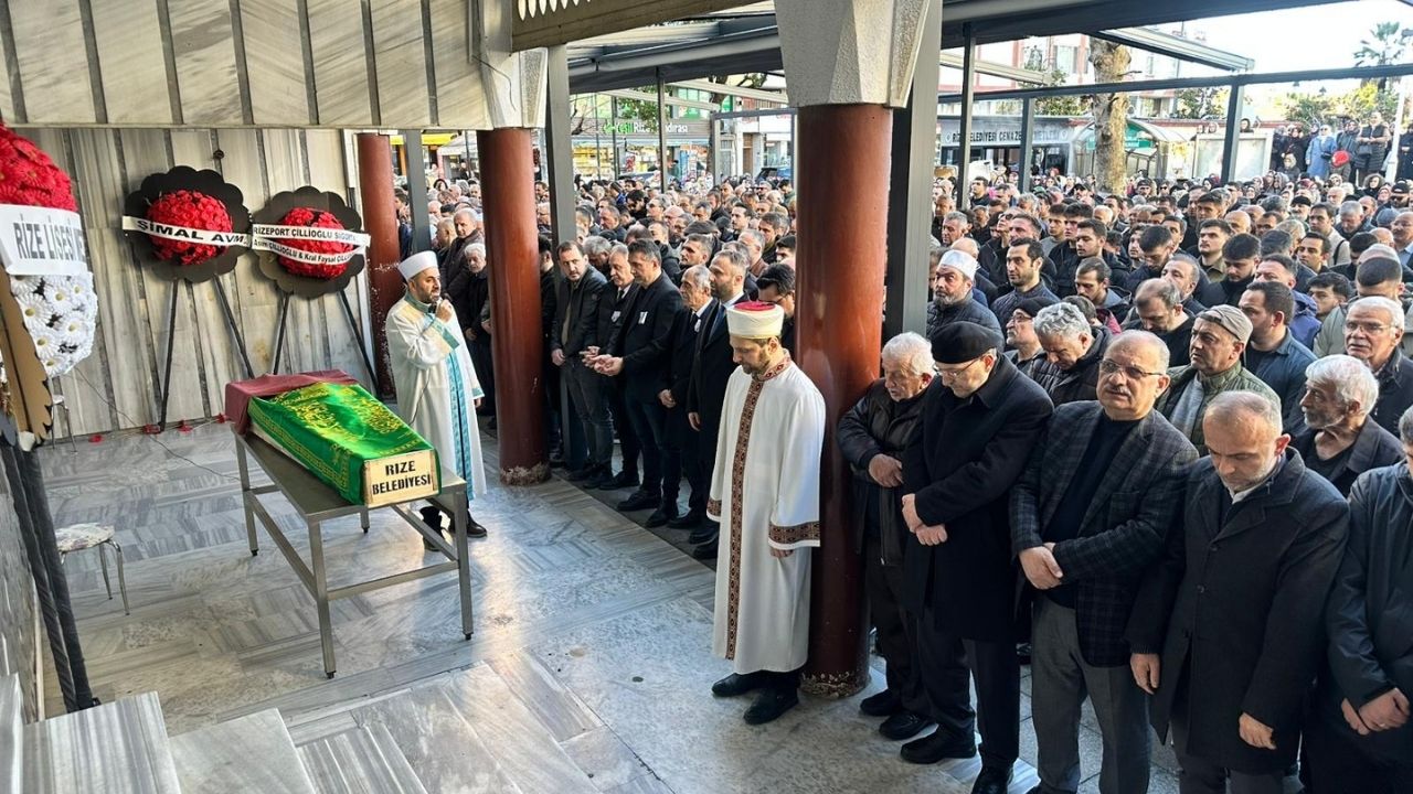 10. Kattan Düşen Akademisyen Toprağa Verildi (1)